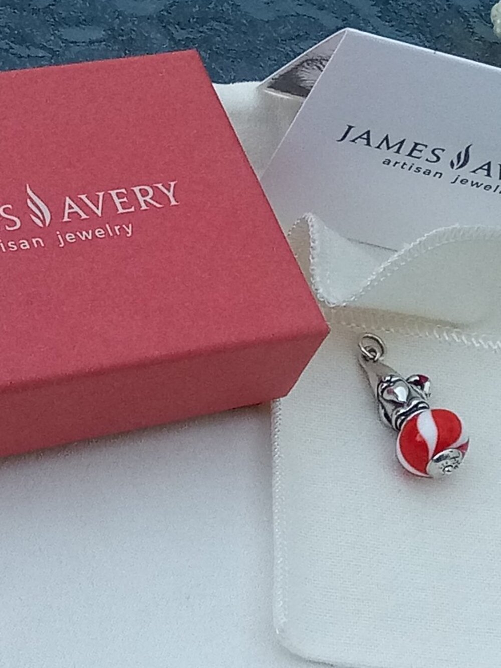 James Avery Retired Enamel Christmas Gnome Glass Art Charm new with tags - Picture 3 of 5